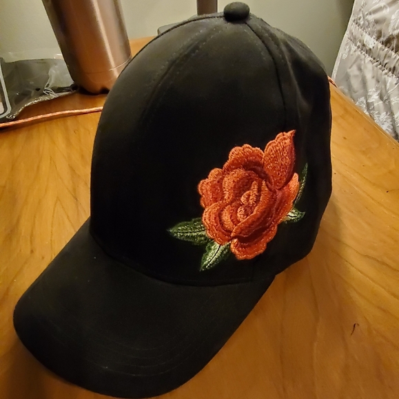 David and Young Accessories - Black cap with Rose NWOT